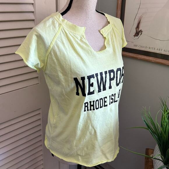 NEWPORT RHODE ISLAND Womens T-Shirt Small Neon Yellow Casual New England - Picture 3 of 9